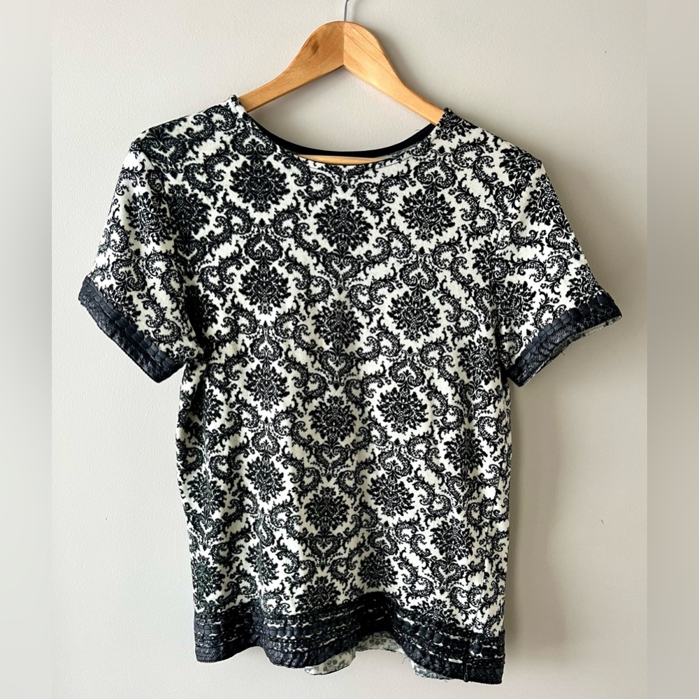 REDSOUL Black & Off-White Damask Blouse Size Medium Textured Trim Whimsigoth